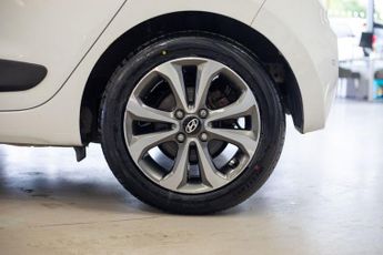 HYUNDAI I10 1.2 Premium SE Hatchback 5dr Petrol Auto Euro 6 (87 ps)