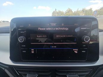 VOLKSWAGEN T-ROC 1.5 TSI Life SUV 5dr Petrol DSG Euro 6 (s/s) (150 ps)