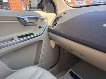 VOLVO XC60 2.0 D4 SE Nav SUV 5dr Diesel Auto Euro 6 (s/s) (190 ps)