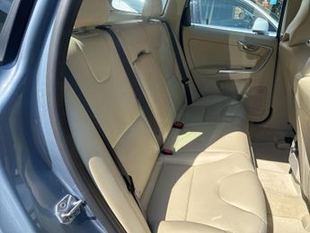 VOLVO XC60 2.0 D4 SE Nav SUV 5dr Diesel Auto Euro 6 (s/s) (190 ps)
