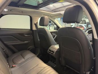 JAGUAR F-PACE 2.0 P250i Portfolio SUV 5dr Petrol Auto AWD Euro 6 (s/s) (250 ps