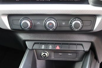 AUDI A1 1.0 TFSI 25 BLACK EDITION