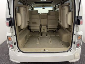 NISSAN ELGRAND E52 XL