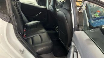 TESLA Model 3 Standard Range Plus Saloon 4dr Electric Auto RWD (241 bhp)
