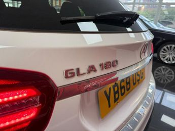 MERCEDES-BENZ GLA 1.6 GLA180 Urban Edition SUV 5dr Petrol 7G-DCT Euro 6 (s/s) (122