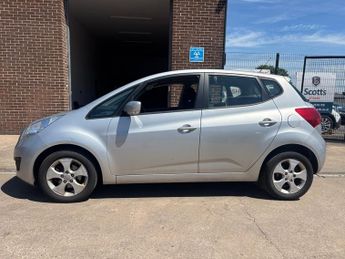 KIA VENGA 1.4 CRDi 2 MPV 5 door Diesel Manual in Silver