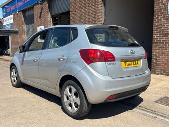 KIA VENGA 1.4 CRDi 2 MPV 5 door Diesel Manual in Silver
