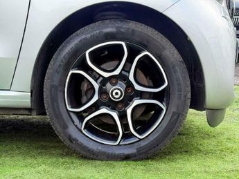 SMART FORFOUR EQ 17.6kWh Prime (Premium) Auto 5dr (22kW Charger)