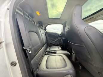 SMART FORFOUR EQ 17.6kWh Prime (Premium) Auto 5dr (22kW Charger)