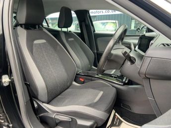 VAUXHALL MOKKA ELECTRIC 50kWh SE Nav Premium SUV 5dr Electric Auto (136 ps)