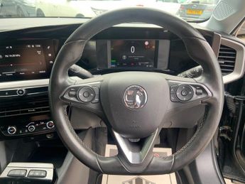 VAUXHALL MOKKA ELECTRIC 50kWh SE Nav Premium SUV 5dr Electric Auto (136 ps)
