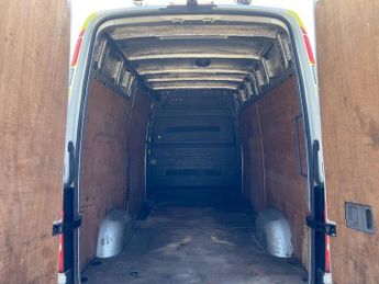 VOLKSWAGEN CRAFTER 2.0 TDI CR35 L2 H3 4dr