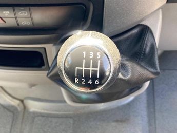 VOLKSWAGEN CRAFTER 2.0 TDI CR35 L2 H3 4dr