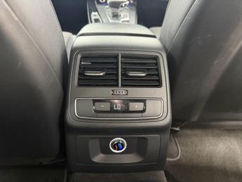AUDI A4 2.0 TDI 35 Black Edition Saloon 4dr Diesel S Tronic Euro 6 (s/s)