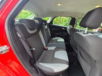 FORD FOCUS 1.6 TDCi Zetec Hatchback 5dr Diesel Manual Euro 5 (s/s) (115 ps)