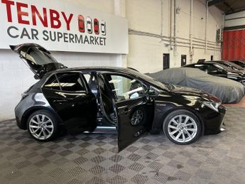 TOYOTA COROLLA 2.0 VVT-h Excel Hatchback 5dr Petrol Hybrid CVT Euro 6 (s/s) (18