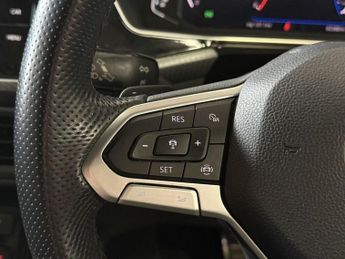 VOLKSWAGEN T-CROSS 1.0 TSI R-Line SUV 5dr Petrol DSG Euro 6 (s/s) (115 ps)