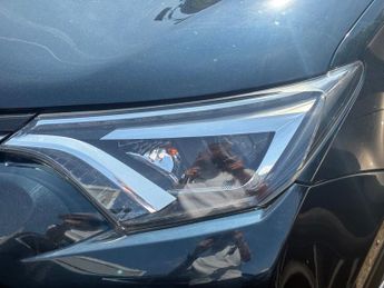 TOYOTA RAV4 2.0 D-4D Excel SUV 5dr Diesel Manual Euro 6 (s/s) (Safety Sense,