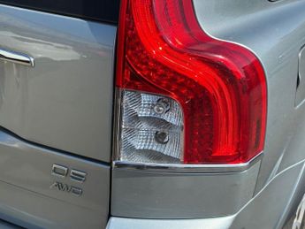 VOLVO XC90 2.4 D5 SE Lux SUV 5dr Diesel Geartronic 4WD Euro 5 (200 ps)