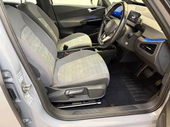 VOLKSWAGEN ID.3 Pro 58kWh Life Hatchback 5dr Electric Auto (145 ps)
