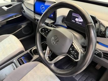 VOLKSWAGEN ID.3 Pro 58kWh Life Hatchback 5dr Electric Auto (145 ps)