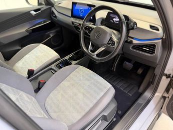 VOLKSWAGEN ID.3 Pro 58kWh Life Hatchback 5dr Electric Auto (145 ps)