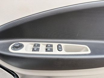 RENAULT ZOE 22kWh Dynamique Nav Hatchback 5dr Electric Auto (Battery Lease) 