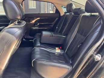 JAGUAR XJ 3.0d V6 Luxury Saloon 4dr Diesel Auto Euro 5 (LWB) (275 ps)