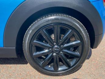 MINI HATCH 1.5 Cooper D Hatchback 3dr Diesel Auto Euro 6 (s/s) (116 ps)