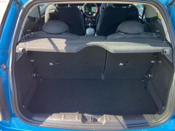 MINI HATCH 1.5 Cooper D Hatchback 3dr Diesel Auto Euro 6 (s/s) (116 ps)