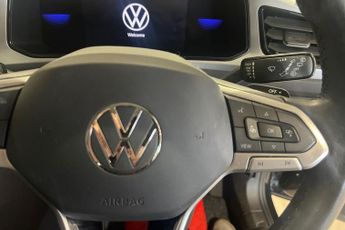 VOLKSWAGEN T-ROC 1.5 TSI Life SUV 5dr Petrol DSG Euro 6 (s/s) (150 ps) Front / Re