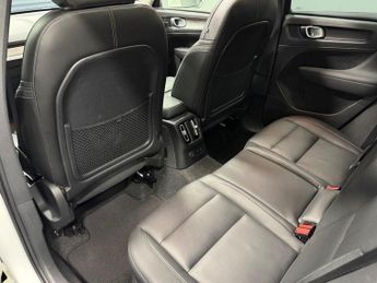 VOLVO XC40 1.5h T5 Twin Engine Recharge 10.7kWh Inscription Pro SUV 5dr Pet