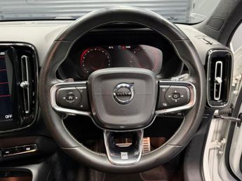 VOLVO XC40 2.0 D4 R-Design SUV 5dr Diesel Auto AWD Euro 6 (s/s) (190 ps)