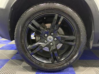 VOLVO XC40 2.0 D4 R-Design SUV 5dr Diesel Auto AWD Euro 6 (s/s) (190 ps)