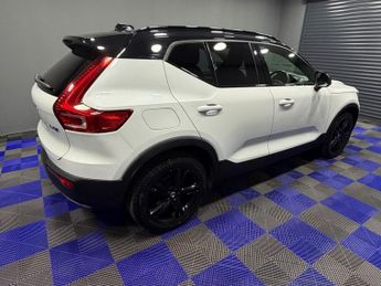 VOLVO XC40 2.0 D4 R-Design SUV 5dr Diesel Auto AWD Euro 6 (s/s) (190 ps)