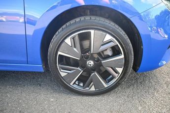 VAUXHALL Corsa Electric 50kWh Elite Premium Hatchback 5dr Electric Auto (136 ps)