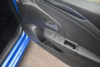 VAUXHALL Corsa Electric 50kWh Elite Premium Hatchback 5dr Electric Auto (136 ps)