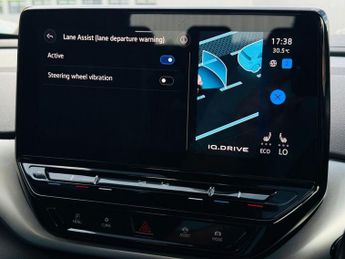 VOLKSWAGEN ID.4 Pro Performance 77kWh Life SUV 5dr Electric Auto (204 ps)