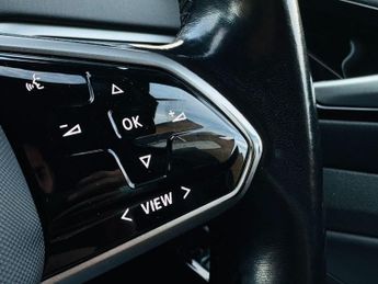 VOLKSWAGEN ID.4 Pro Performance 77kWh Life SUV 5dr Electric Auto (204 ps)