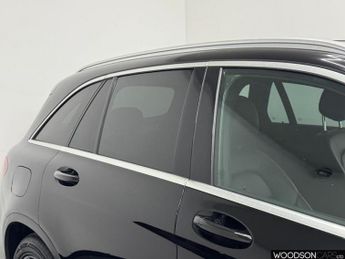 MERCEDES-BENZ GLC 2.1 GLC220d AMG Line SUV 5dr Diesel G-Tronic 4MATIC Euro 6 (s/s)