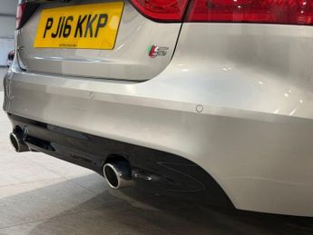 JAGUAR XF 3.0d V6 S Saloon 4dr Diesel Auto Euro 6 (s/s) (300 ps)