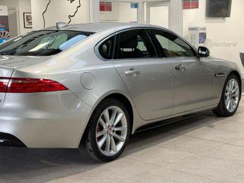 JAGUAR XF 3.0d V6 S Saloon 4dr Diesel Auto Euro 6 (s/s) (300 ps)