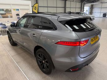 JAGUAR F-PACE 2.0 D180 Chequered Flag SUV 5dr Diesel Auto AWD Euro 6 (s/s) (18