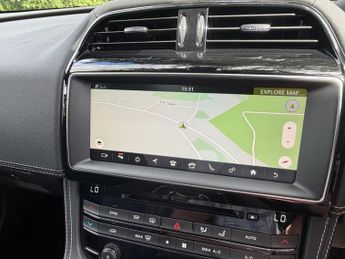 JAGUAR F-PACE 2.0 D180 Chequered Flag SUV 5dr Diesel Auto AWD Euro 6 (s/s) (18