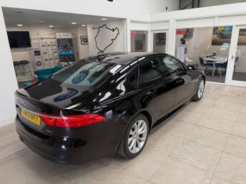 JAGUAR XF 2.0d R-Sport Saloon 4dr Diesel Auto Euro 6 (s/s) (180 ps)