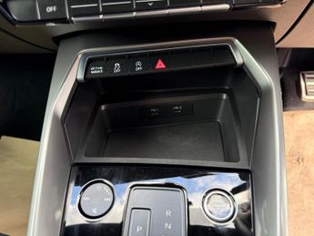 AUDI A3 1.0 TFSI 30 S line Sportback 5dr Petrol S Tronic Euro 6 (s/s) (1