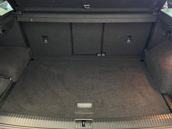 VOLKSWAGEN TIGUAN 2.0 TDI R-Line Tech SUV 5dr Diesel DSG 4Motion Euro 6 (s/s) (190