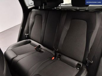 MERCEDES-BENZ GLA CLASS 1.3 GLA200 Sport (Executive) SUV 5dr Petrol 7G-DCT Euro 6 (s/s) 