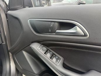 MERCEDES-BENZ A CLASS 1.6 A200 Sport Edition Hatchback 5dr Petrol 7G-DCT Euro 6-1 OWNE