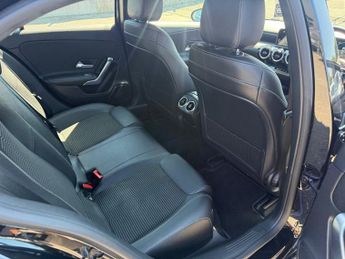 MERCEDES-BENZ A CLASS 1.5 A180d Sport (Executive) Hatchback 5dr Diesel 7G-DCT Euro 6-1